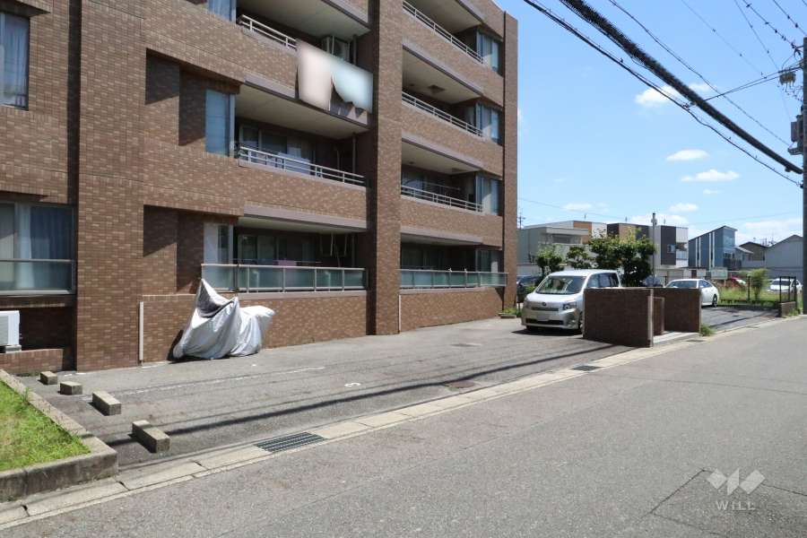 敷地内駐車場（屋外平面式）