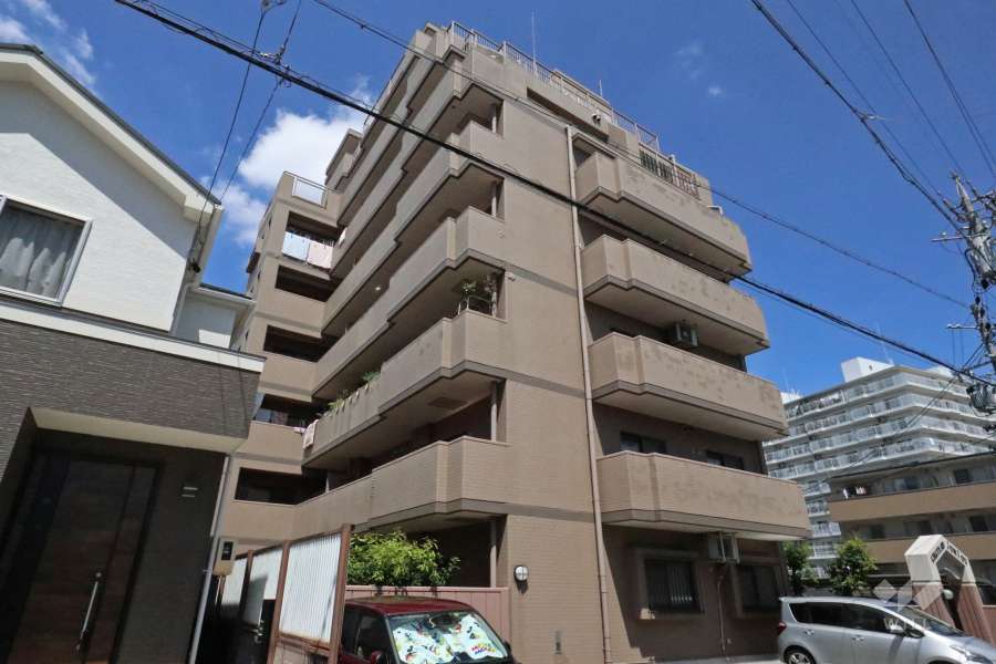 シャトー上条の外観（南東側から）