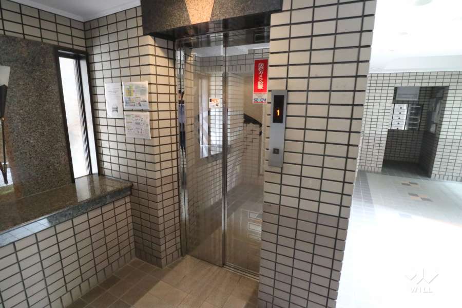 共用のエレベーター