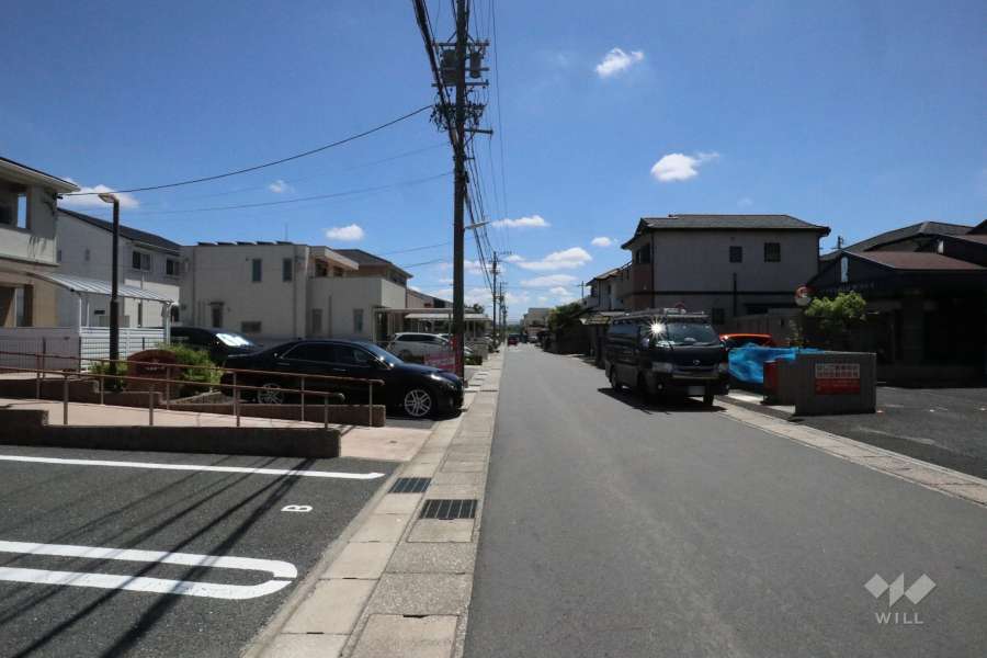 敷地北側の前面道路