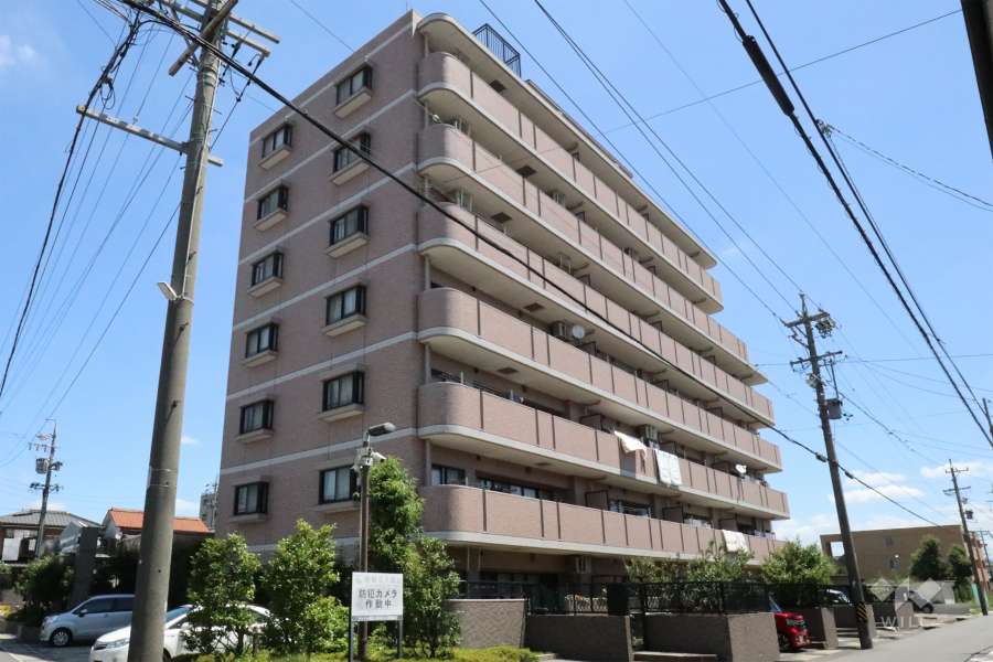 シャトレ愛松春日井3の外観（南側から）