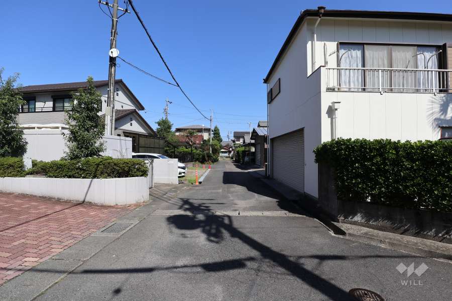 敷地北東側前面道路