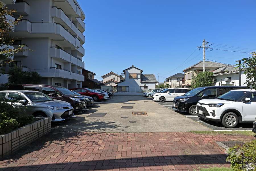 北側敷地内駐車場（屋外平面式）