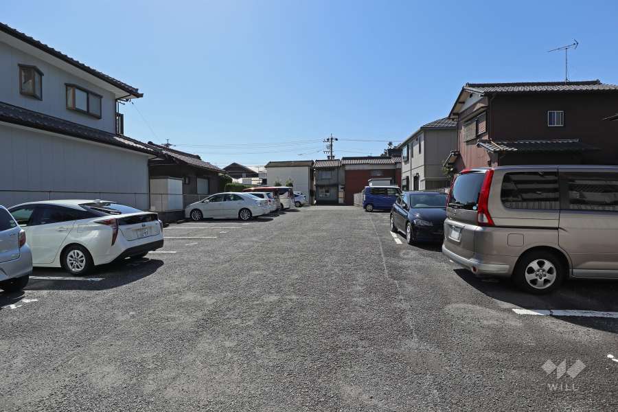 南側敷地内駐車場（屋外平面式）
