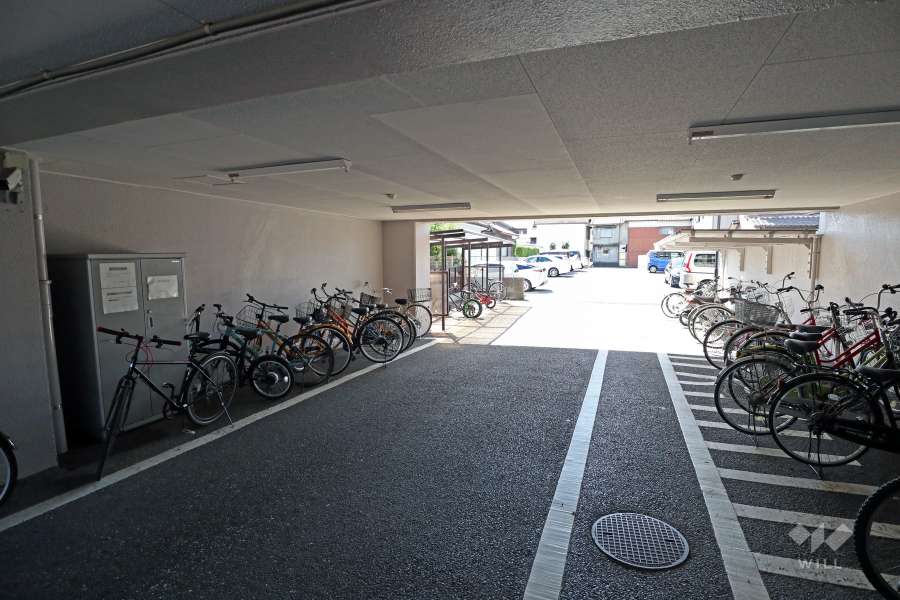 屋内に設けられた駐輪場