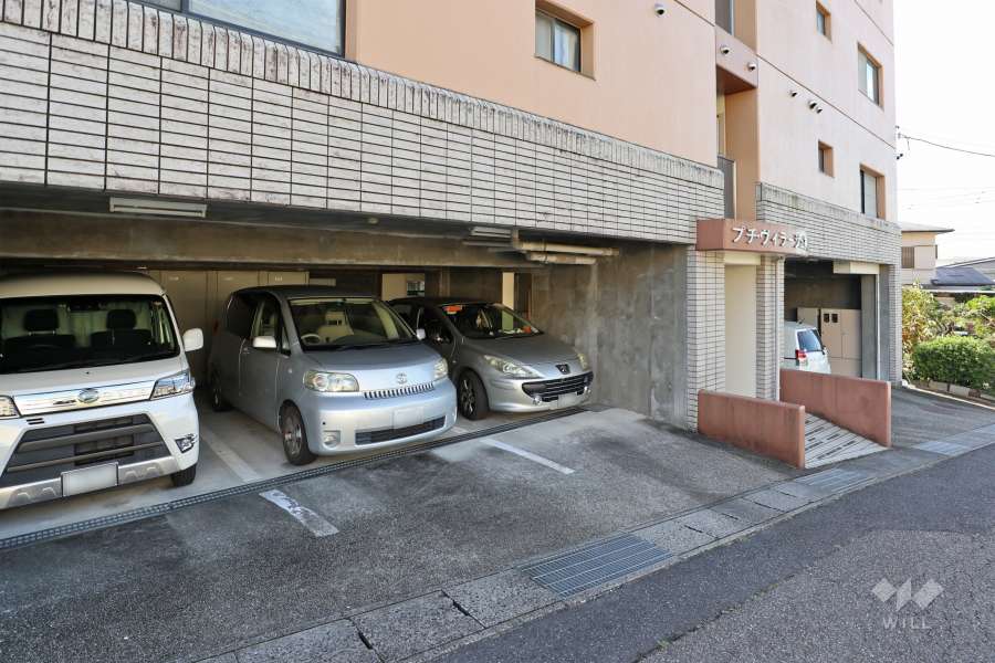 敷地内駐車場（屋内平面式）