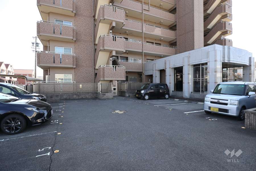 敷地内駐車場（屋外平面式）