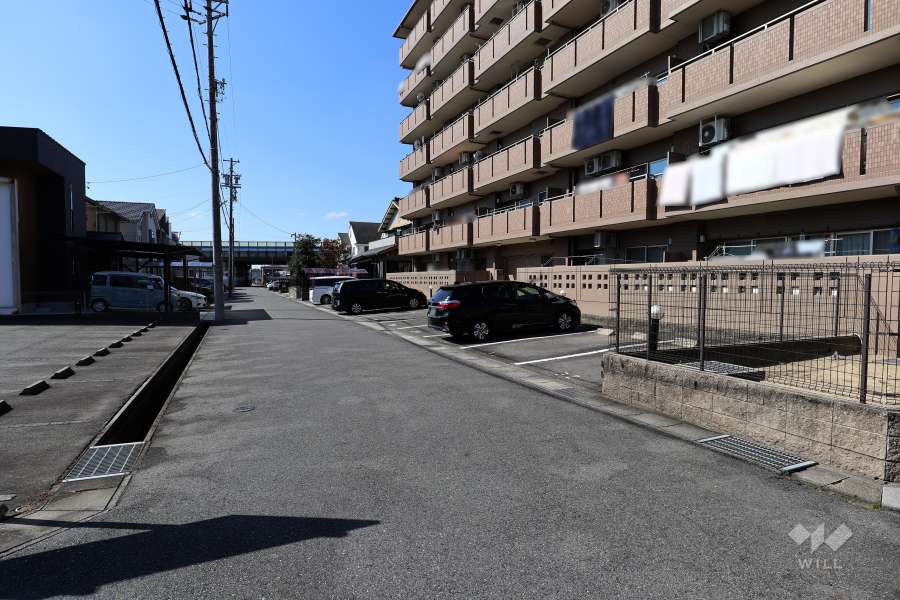 敷地内駐車場（屋外平面式）