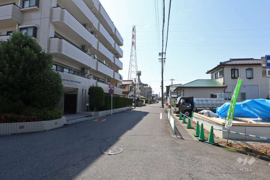 敷地南西側の前面道路