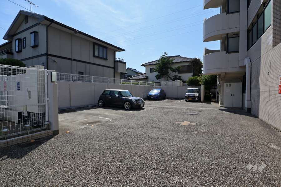 敷地内駐車場（屋外平面式）