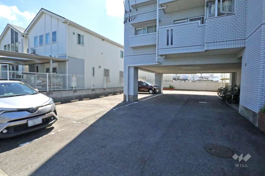 敷地内駐車場（屋外平面式）