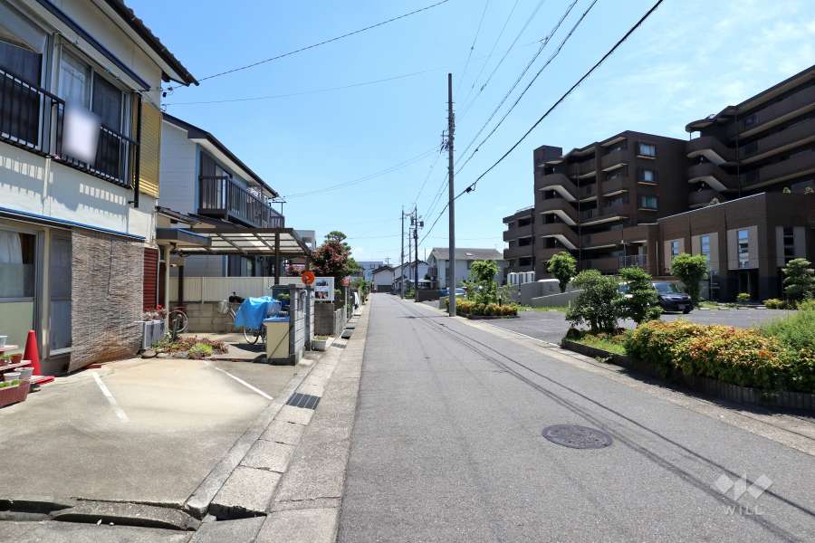 敷地北側の前面道路