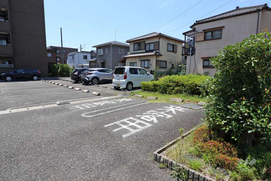 敷地内駐車場（屋外平面式）