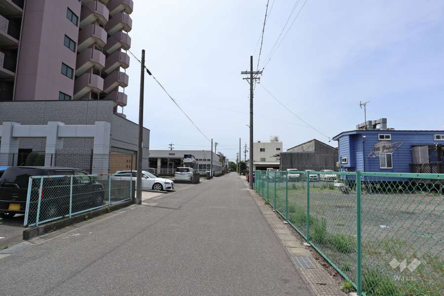 敷地北側の前面道路の前面道路
