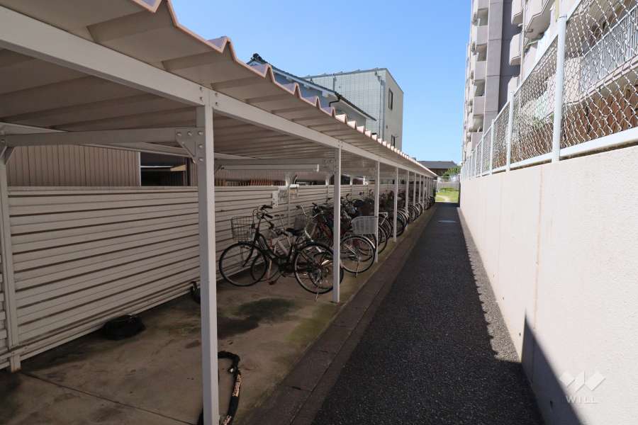 駐輪場（屋根付き）