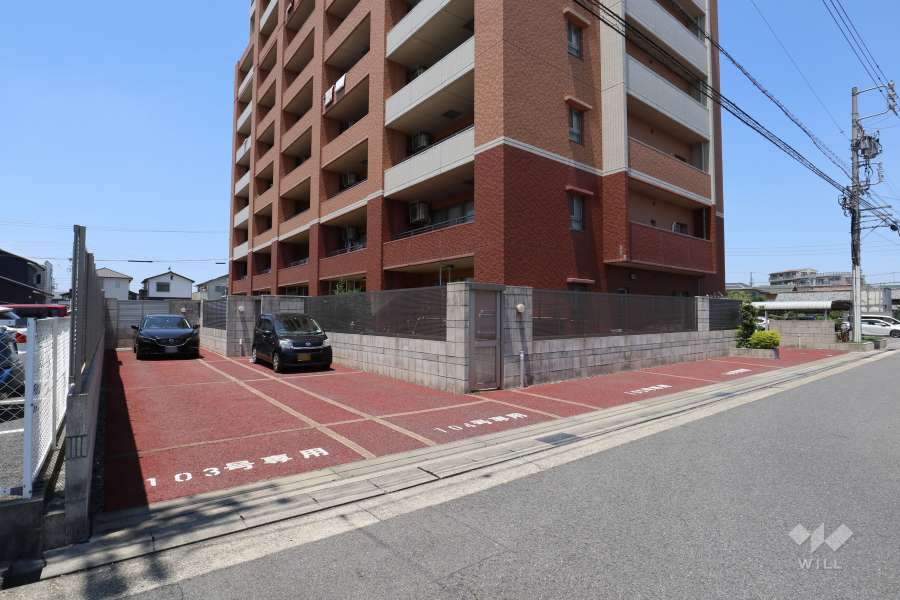 敷地内駐車場（屋外平面式）