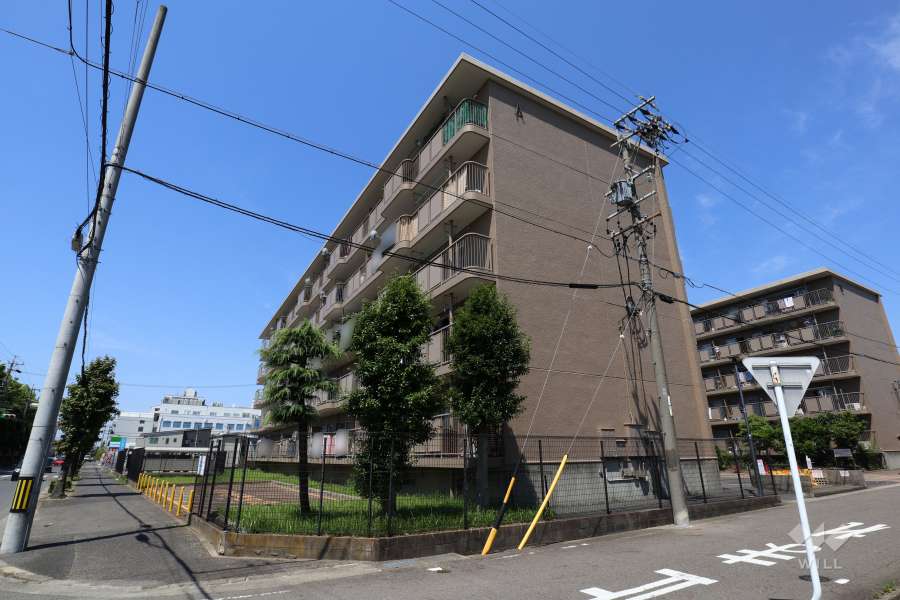 パビリオン朝宮公園A棟南の外観(南東側から）