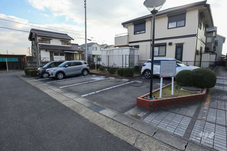 敷地内駐車場（屋外平面式）