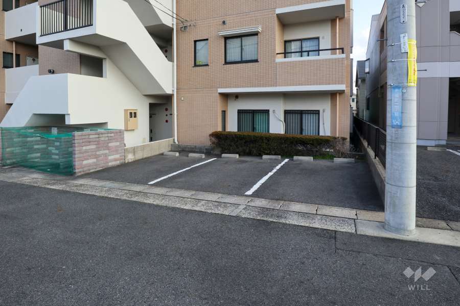 敷地内駐車場（屋外平面式）