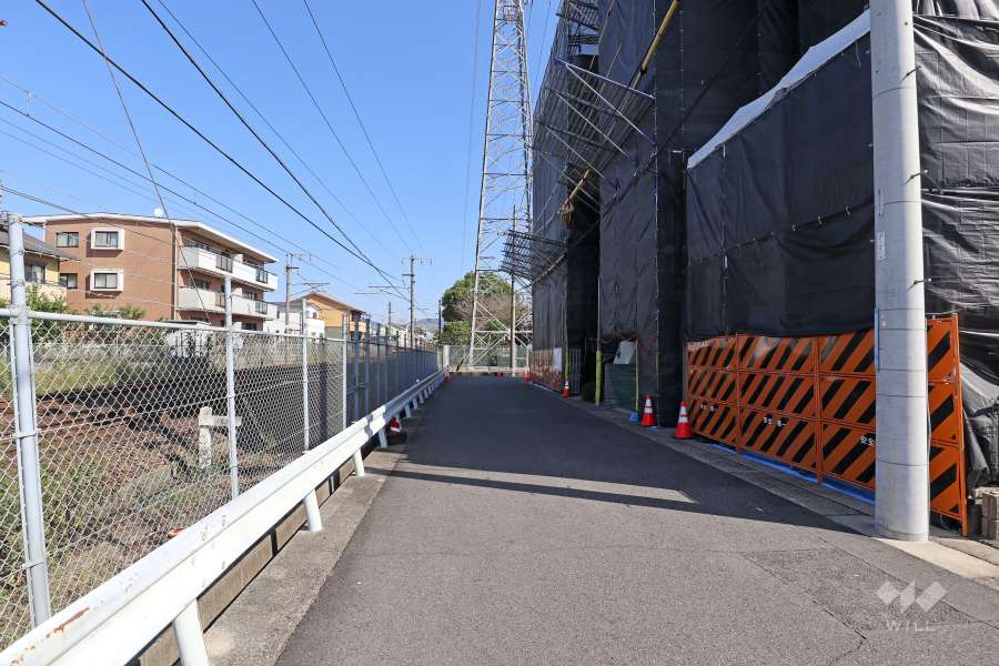 敷地北西側の前面道路