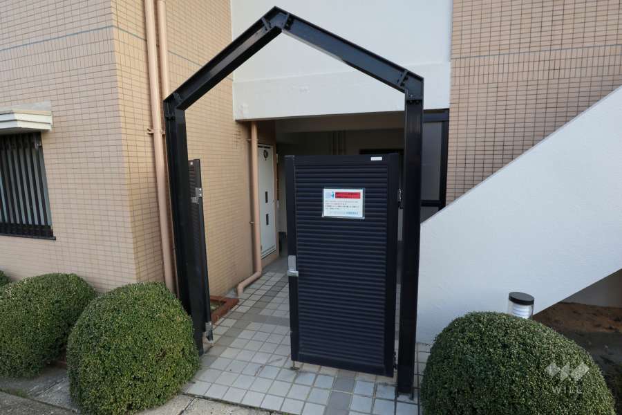 北側エントランス