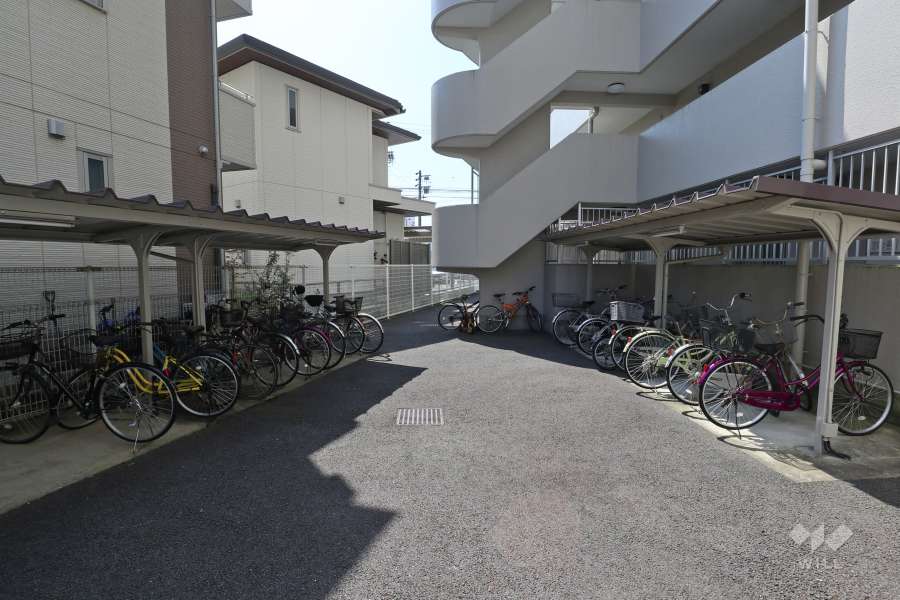 駐輪場（屋根付き）