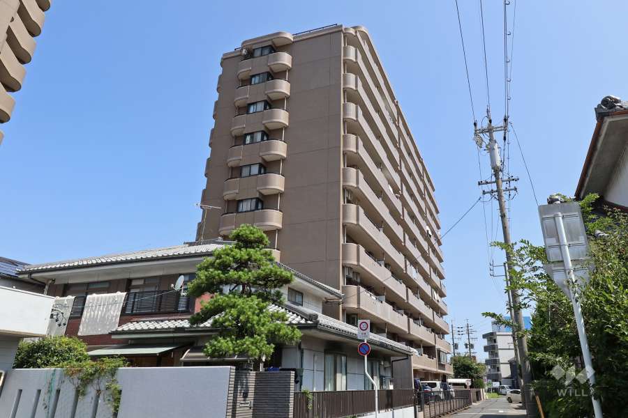 シャトー勝川2の外観（南側から）