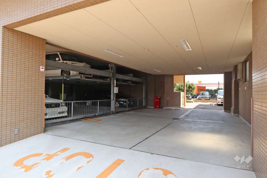 敷地内駐車場（屋内機械式）