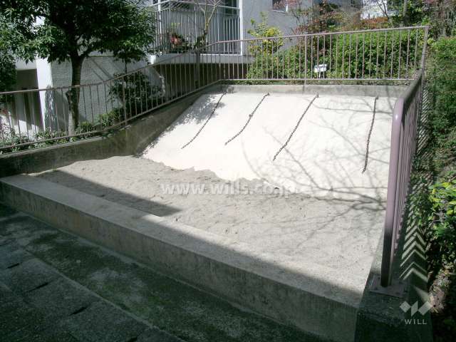 敷地内には公園が点在しています