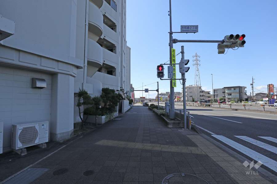 敷地北側の前面道路