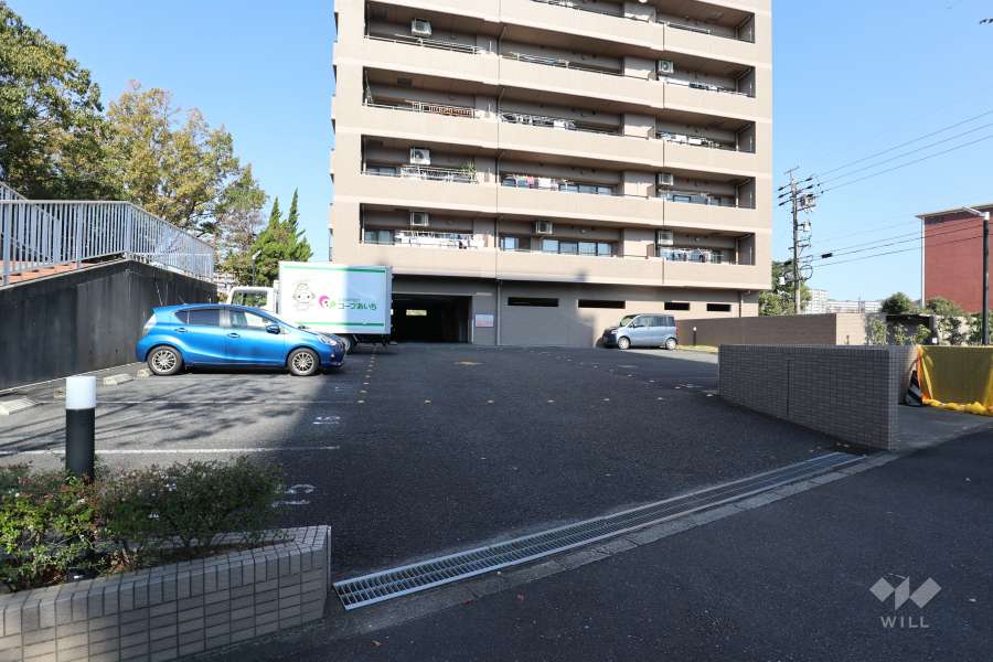 敷地内駐車場（屋外平面式）