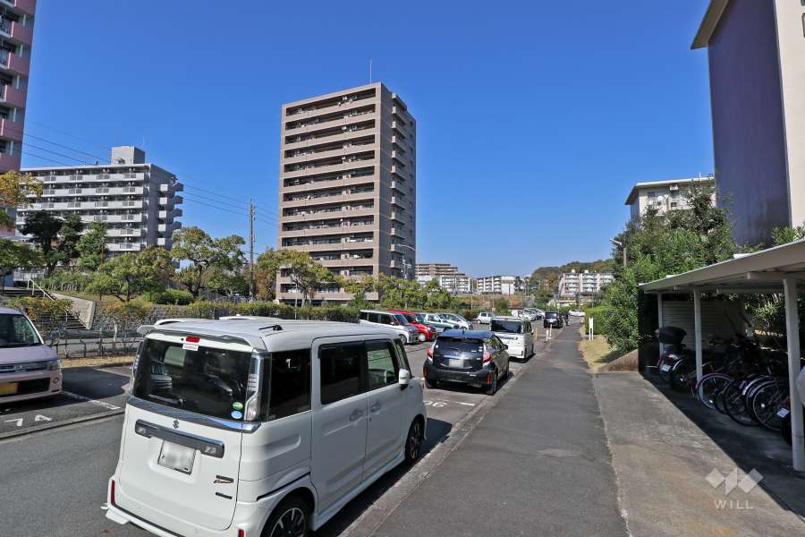 中央台団地西側・敷地内駐車場（屋外平面式）