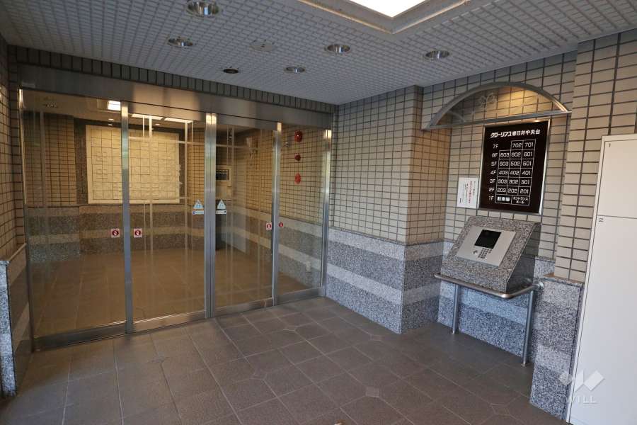 エントランスはオートロック付きです。