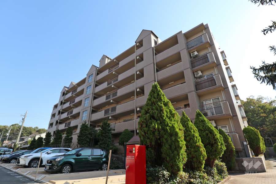リバピア中央台10号棟の外観(北西側から）