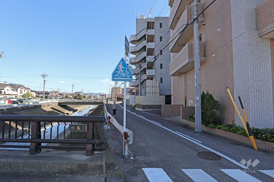 敷地北西側の前面道路