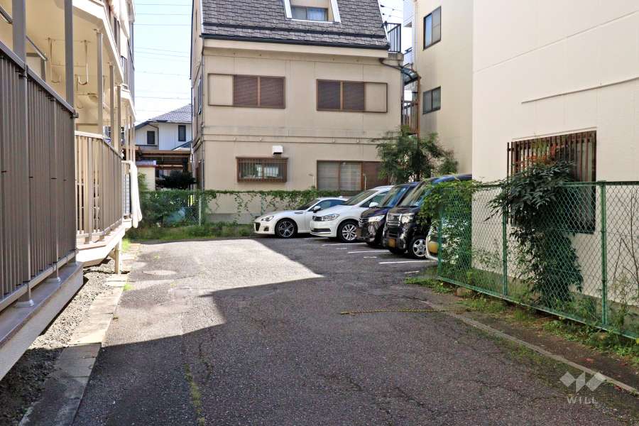 敷地内駐車場南側（屋外平面式）