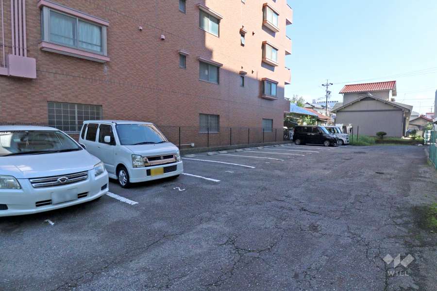 敷地内駐車場北側（屋外平面式）