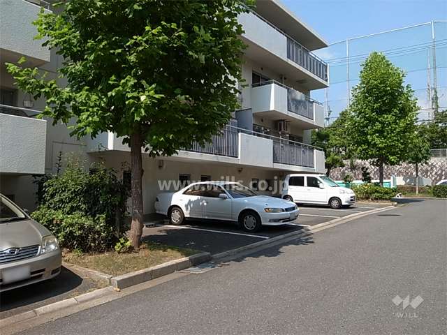 敷地内駐車場（屋外平面式）