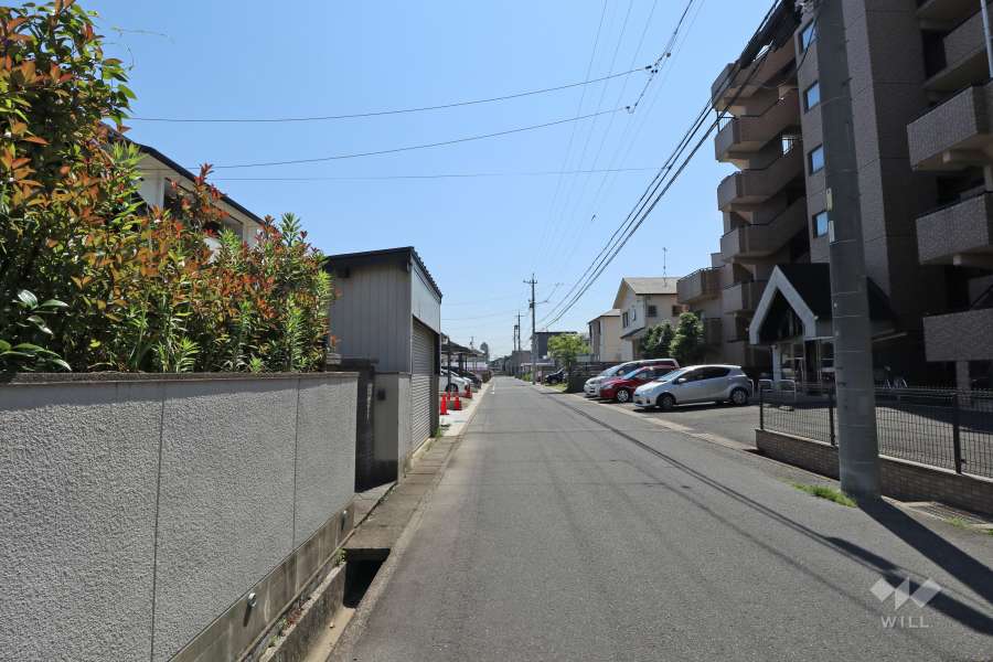 敷地北側の前面道路