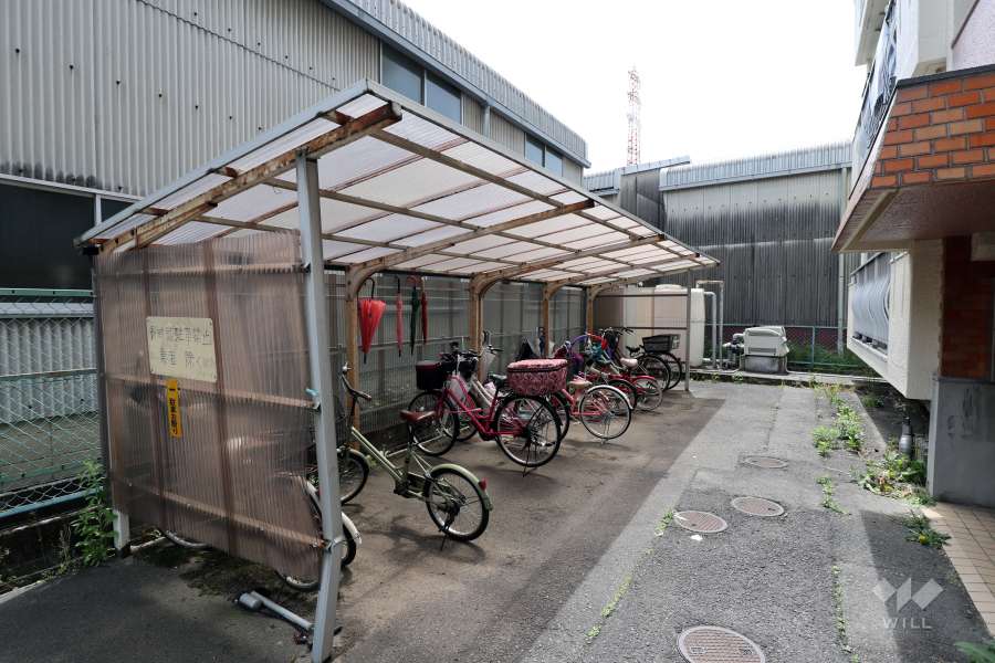 屋根付きの駐輪場