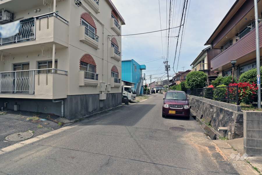 敷地北側前面道路