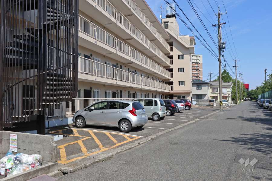 敷地内駐車場（屋外平面式）