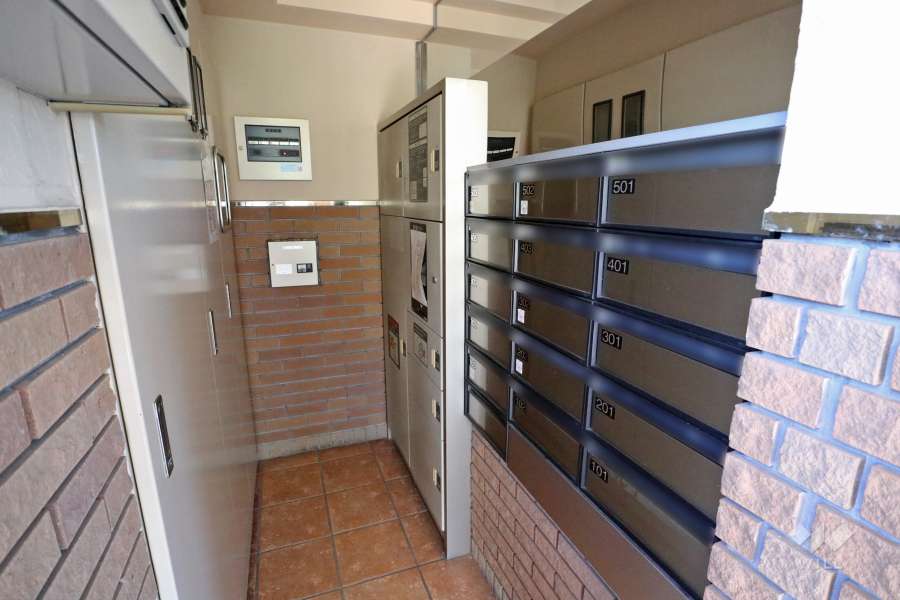 宅配ボックスと共用ポスト