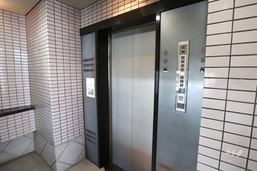 共用のエレベーター