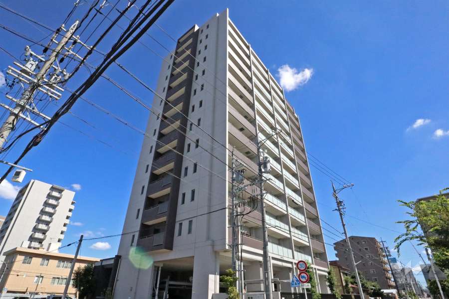 ロイヤルクレスト春日井中央公園の外観（南側から）