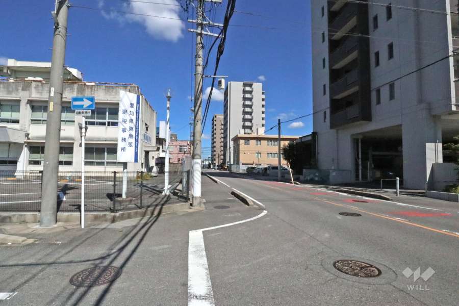 敷地南西側の前面道路
