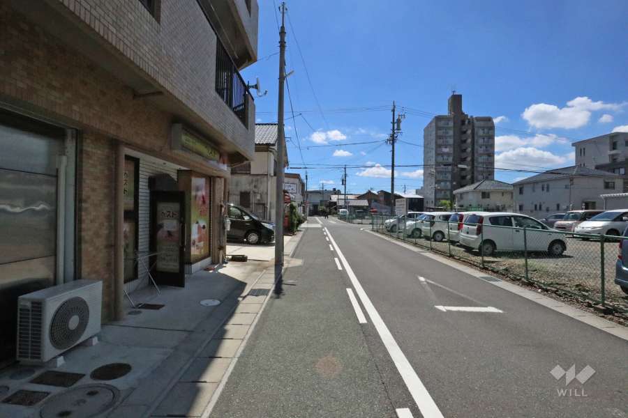 敷地南側の前面道路