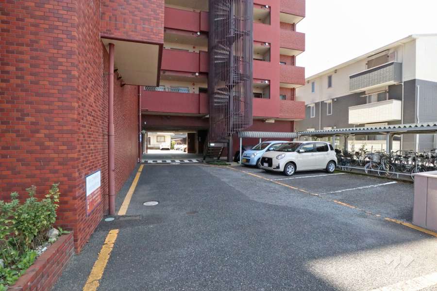 敷地内駐車場（屋外平面式）