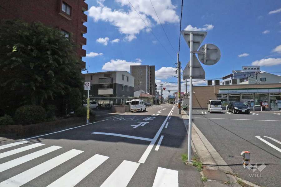 敷地北西側の前面道路