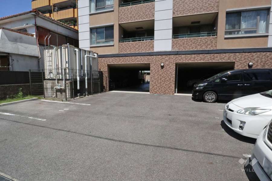 敷地内駐車場（屋外平面式）